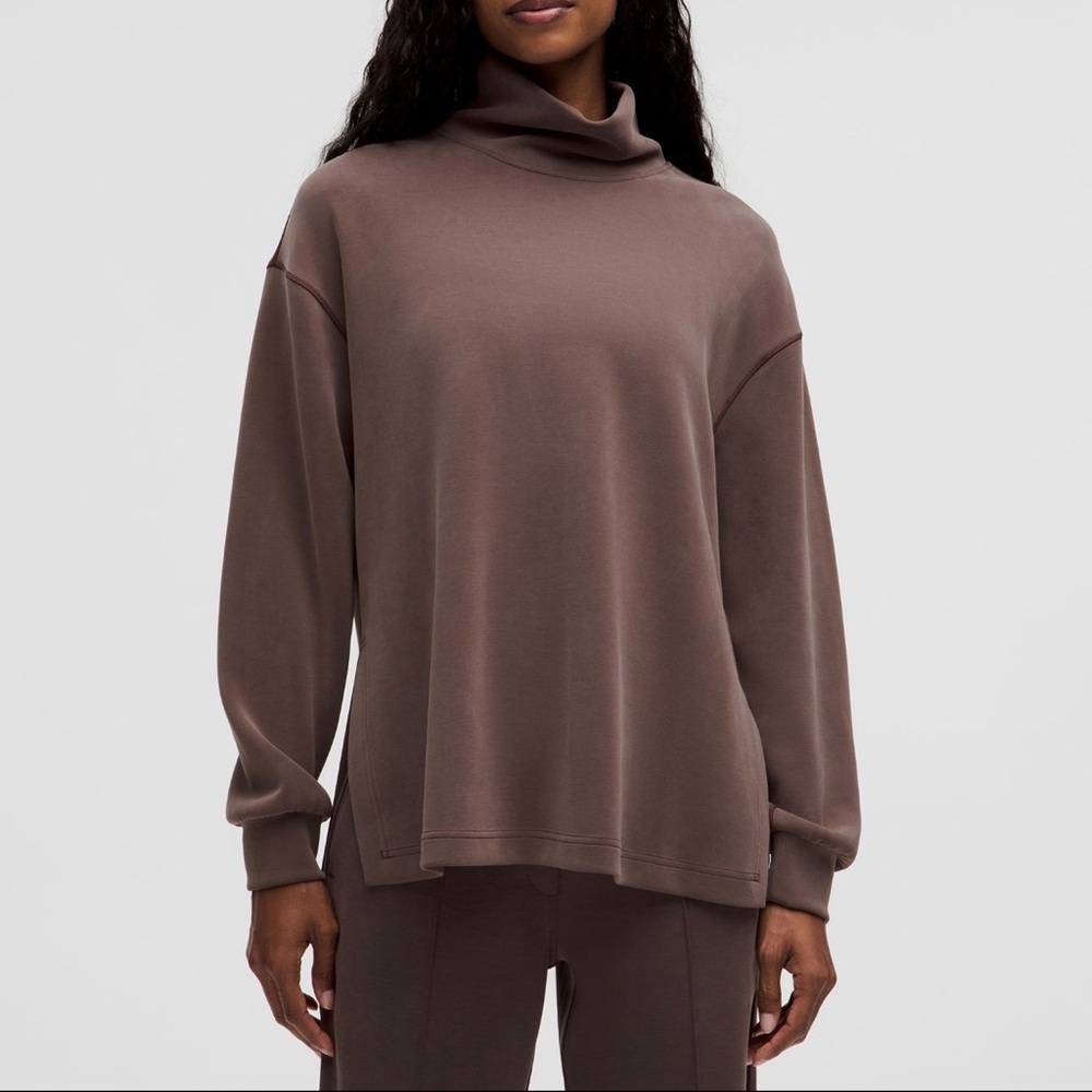 Lululemon softstreme funnel neck long pullover XS